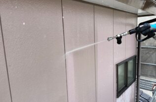 外壁高圧水洗浄状況