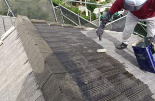 屋根下塗り剤塗布　状況