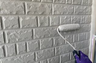 外壁１F中塗り　状況