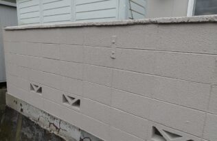 ブロック塀上塗り　完了