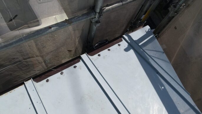 金属屋根の部分補修の写真です。