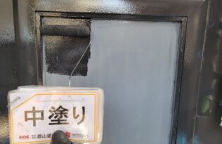玄関ﾄﾞｱ中塗り　状況