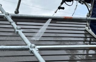 屋根　高水圧洗浄