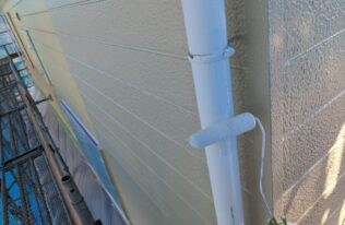 竪樋塗装　状況