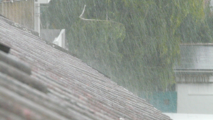 郡山市　雨漏り修理　費用　原因