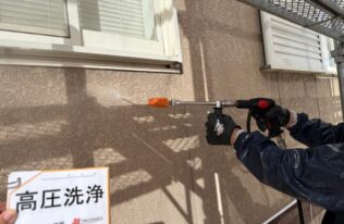 外壁　高圧洗浄状況