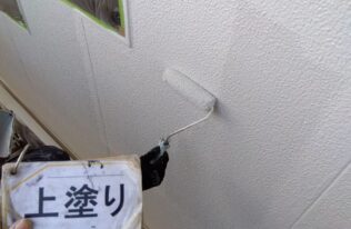 外壁上塗り　状況