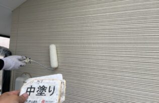 外壁①　中塗り状況
