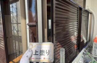 竪樋上塗り　状況
