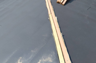 屋根　板金設置状況
