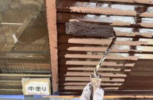 雨戸中塗り　状況