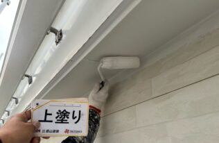 軒天　上塗り状況