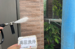外壁　高圧洗浄状況