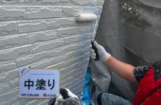 外壁　中塗り状況