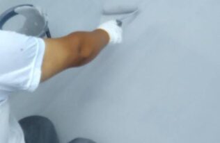 ベランダ　上塗り状況