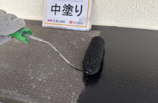 出窓屋根　中塗り状況