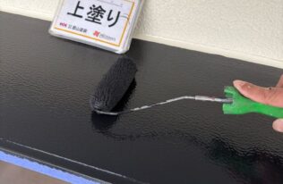 出窓屋根　上塗り状況