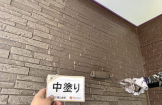 外壁中塗り　状況
