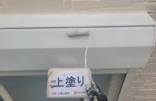 シャッターBOX　上塗り