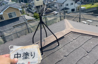 アンテナ架台　中塗り状況
