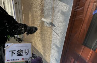 外壁　下塗り状況