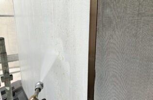 外壁　高圧洗浄状況