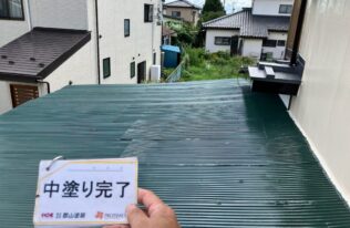 波トタン　中塗り状況