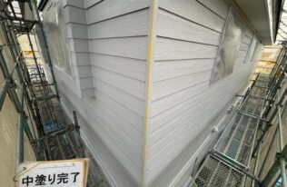 外壁　上塗り状況