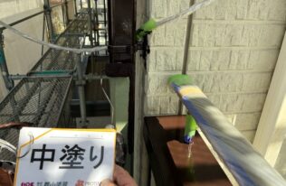 竪樋中塗り　状況