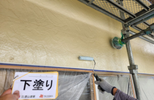 外壁　下塗り状況