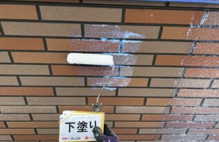 外壁下塗り　状況