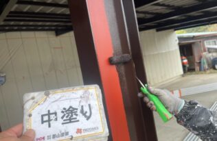 鉄骨の中塗り状況です。