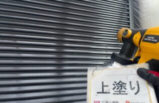 雨樋の上塗り状況です。