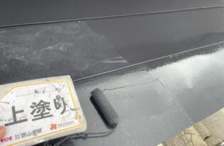 庇の上塗り状況です。