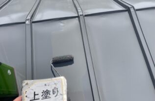  屋根の上塗り状況です。