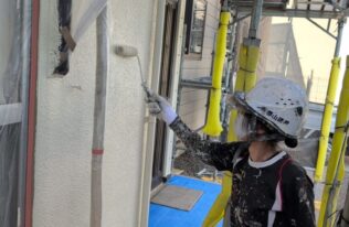 外壁上塗り 状況