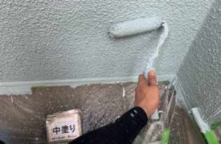 外壁中塗り　状況