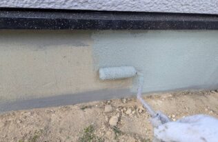 基礎中塗り　状況