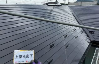 屋根上塗り　状況