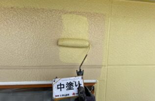 外壁中塗り　状況