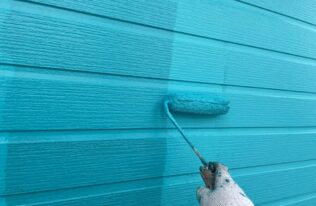 外壁上塗り　状況