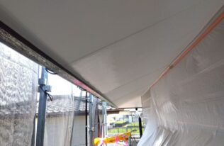 軒天上塗り　状況