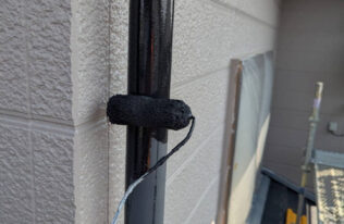 雨樋下塗り　状況