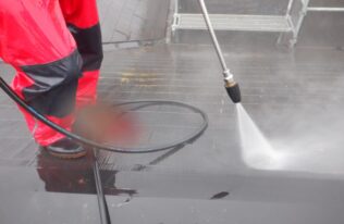 屋根高圧洗浄　状況