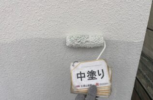 外壁中塗り　状況