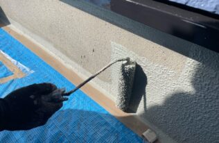 基礎中塗り　状況