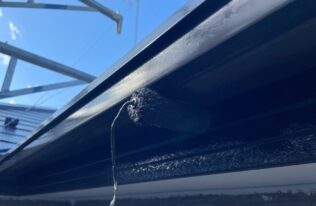 雨樋中塗り　状況