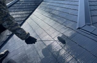 屋根上塗り　状況