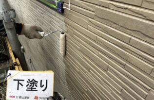 外壁下塗り　状況