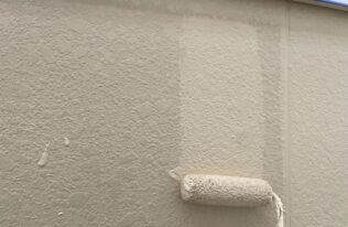 外壁中塗り　状況